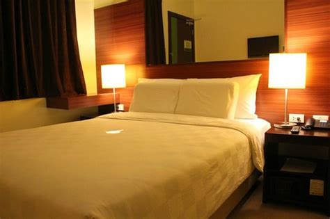 hotels in tacloban|robinson hotel tacloban city.